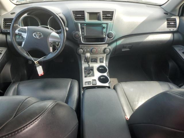 5TDBK3EH4DS243347 - 2013 TOYOTA HIGHLANDER BASE Черный фото 8