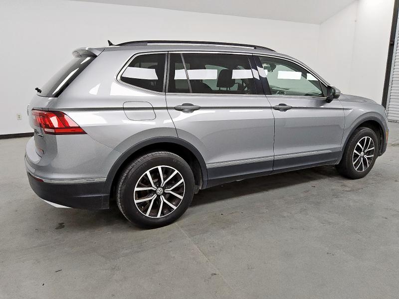 3VV2B7AX6MM009295 - 2021 VOLKSWAGEN TIGUAN SE SILVER photo 3