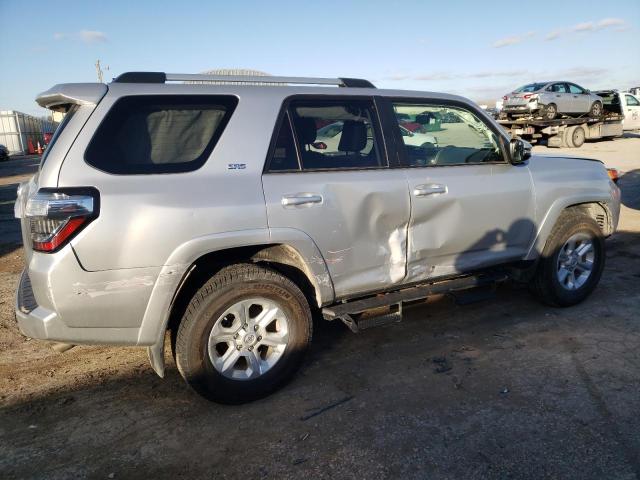 JTEBU5JR2K5639067 - 2019 TOYOTA 4RUNNER SR5 SILVER photo 3