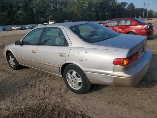 4T1BG22K51U038103 - 2001 TOYOTA CAMRY CE 银色 照片 2