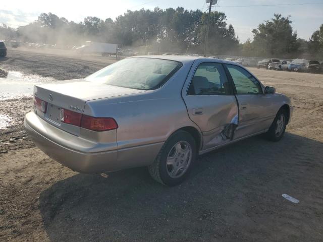 4T1BG22K51U038103 - 2001 TOYOTA CAMRY CE 银色 照片 3