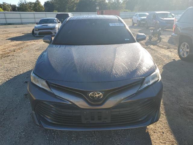 4T1B11HK2JU573277 - 2018 TOYOTA CAMRY L CHARCOAL photo 5