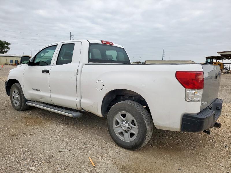 5TFRM5F17DX059827 - 2013 TOYOTA TUNDRA DOUBLE CAB SR5 WHITE photo 2