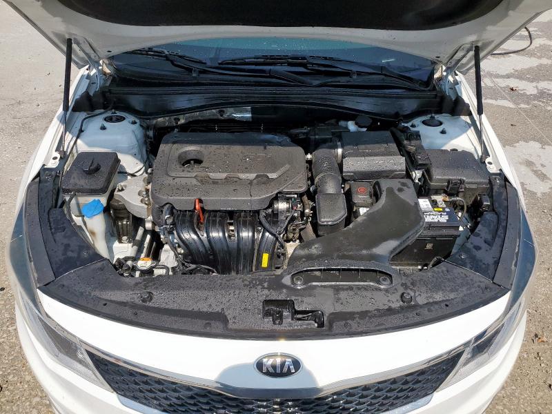 5XXGT4L36JG204191 - 2018 KIA OPTIMA LX WHITE photo 11