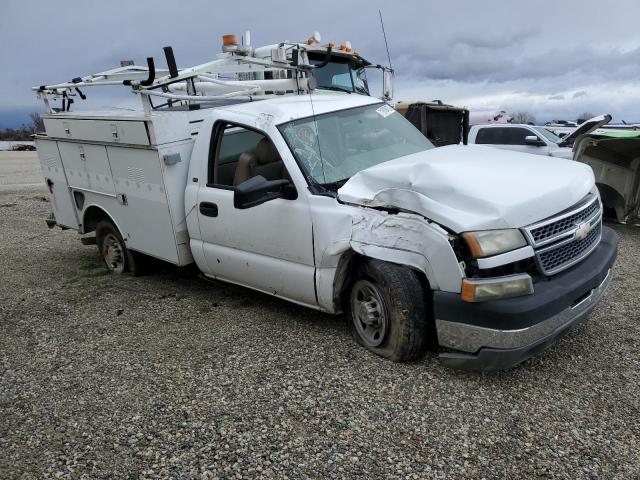 1GBHC24U65E153631 - 2005 CHEVROLET SILVERADO C2500 HEAVY DUTY WHITE photo 4