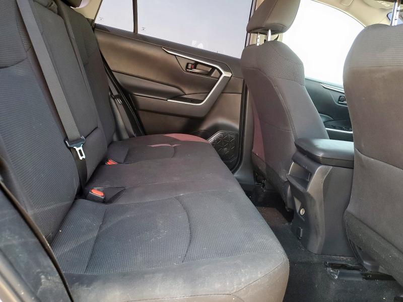 2T3H1RFV3MC151442 - 2021 TOYOTA RAV4 LE SILVER photo 11