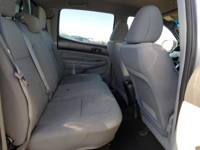 3TMLU4EN3EM144837 - 2014 TOYOTA TACOMA DOUBLE CAB SILVER photo 11