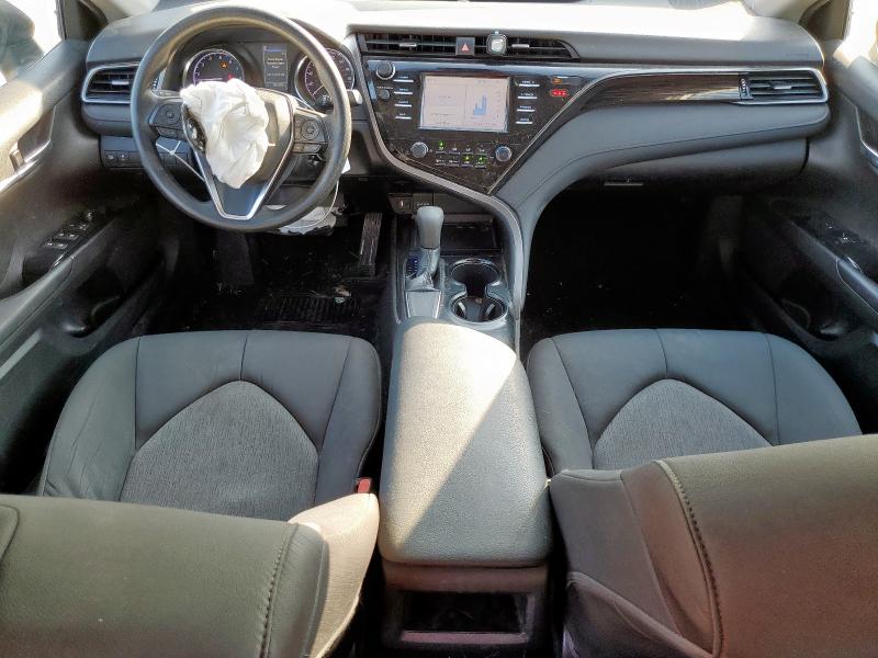 4T1B11HK6KU758627 - 2019 TOYOTA CAMRY L SILVER photo 8