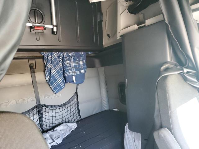 3AKJHHDR0NSNP1687 - 2022 FREIGHTLINER CASCADIA 1 თეთრი ფოტო 6