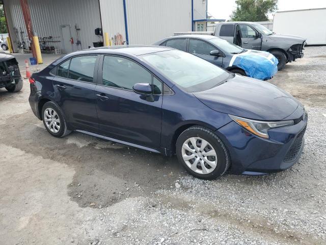 5YFEPMAEXNP390329 - 2022 TOYOTA COROLLA LE BLUE photo 4