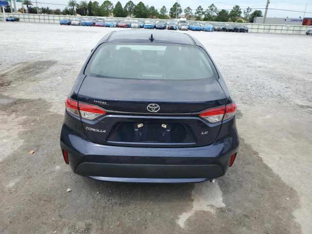 5YFEPMAEXNP390329 - 2022 TOYOTA COROLLA LE BLUE photo 6