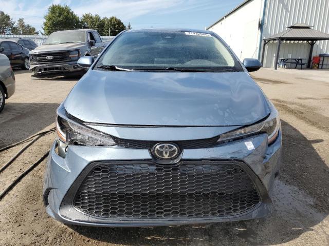 5YFBPMBEXMP215465 - 2021 TOYOTA COROLLA LE GRAY photo 5