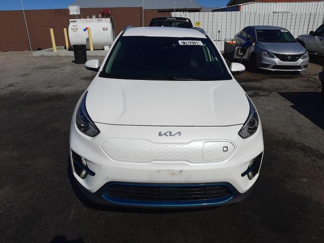 KNDCC3LGXN5116878 - 2022 KIA NIRO S WHITE photo 5