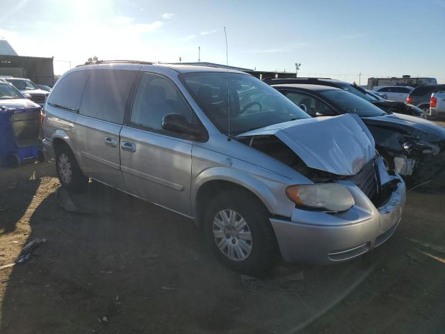 2A4GP44R47R263001 - 2007 CHRYSLER TOWN & COU LX SILVER photo 4