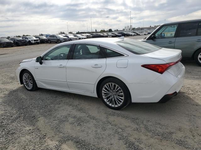 4T1B21FB2KU007489 - 2019 TOYOTA AVALON XLE WHITE photo 2