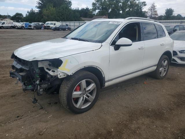 2014 VOLKSWAGEN TOUAREG V6, 