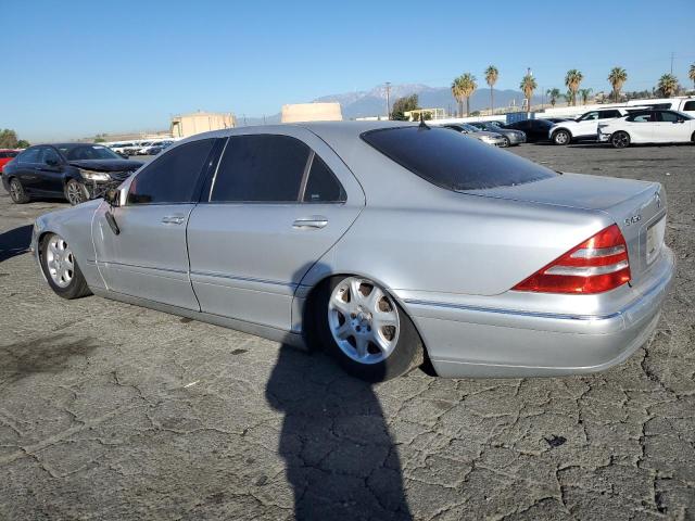 WDBNG70J82A305079 - 2002 MERCEDES-BENZ S 430 SILVER photo 2