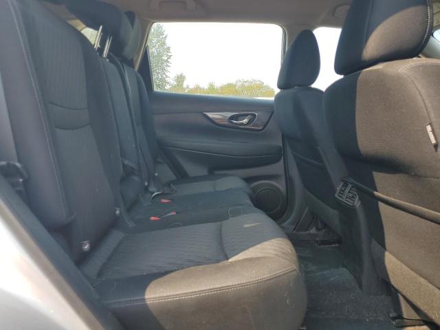 KNMAT2MV8JP504527 - 2018 NISSAN ROGUE S 银色 照片 11