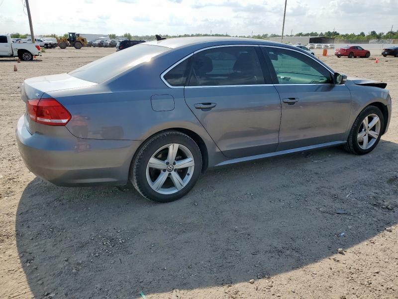 1VWBH7A32DC087856 - 2013 VOLKSWAGEN PASSAT SE 灰色 照片 3