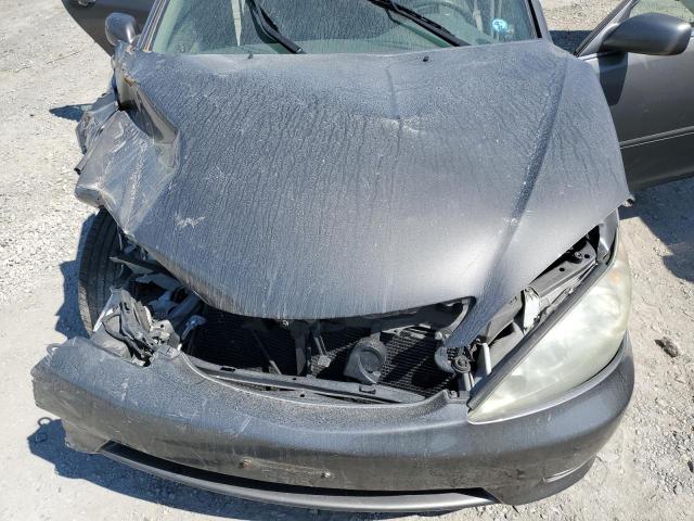 4T1BE30K75U509026 - 2005 TOYOTA CAMRY LE GRAY photo 11