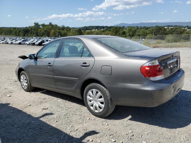 4T1BE30K75U509026 - 2005 TOYOTA CAMRY LE GRAY photo 2