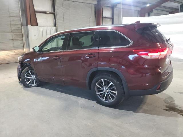 5TDJZRFH9JS911972 - 2018 TOYOTA HIGHLANDER SE Бордовый фото 2