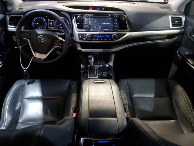 5TDJZRFH9JS911972 - 2018 TOYOTA HIGHLANDER SE Бордовый фото 8