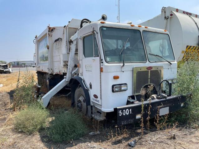 1NPZLT0X32D713704 - 2002 PETERBILT 320 WHITE photo 1