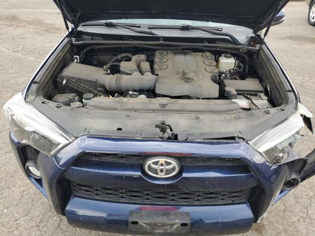 JTEBU5JR0J5549284 - 2018 TOYOTA 4RUNNER SR5/SR5 PREMIUM Blau Foto 12