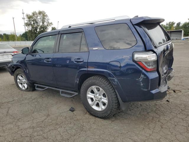 JTEBU5JR0J5549284 - 2018 TOYOTA 4RUNNER SR5/SR5 PREMIUM Blau Foto 2