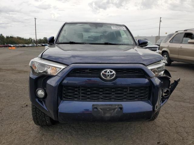 JTEBU5JR0J5549284 - 2018 TOYOTA 4RUNNER SR5/SR5 PREMIUM Blau Foto 5