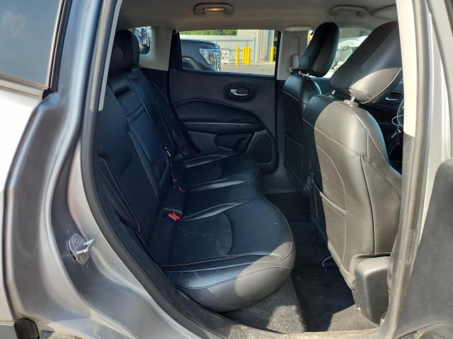 3C4NJCBB1KT652019 - 2019 JEEP COMPASS LATITUDE Silber Foto 11