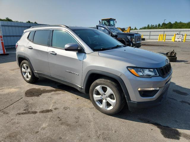 3C4NJCBB1KT652019 - 2019 JEEP COMPASS LATITUDE Silber Foto 4