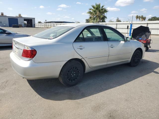 4T1BE32KX5U515769 - 2005 TOYOTA CAMRY LE SILVER photo 3