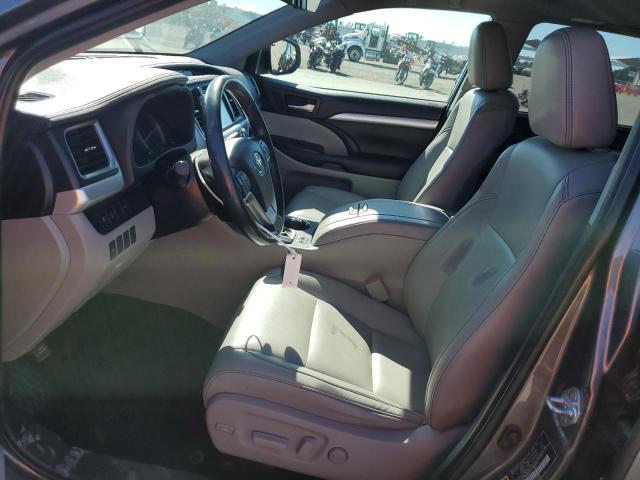 5TDKZRFH0KS315025 - 2019 TOYOTA HIGHLANDER SE CHARCOAL photo 7