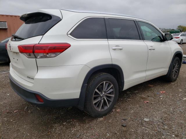 5TDJZRFH0JS538238 - 2018 TOYOTA HIGHLANDER SE WHITE photo 3