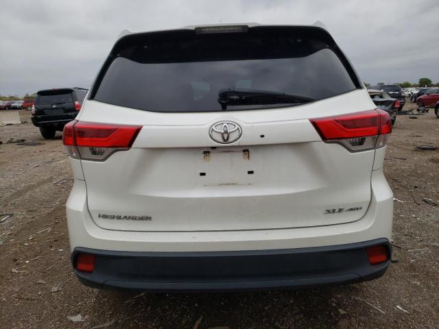 5TDJZRFH0JS538238 - 2018 TOYOTA HIGHLANDER SE WHITE photo 6