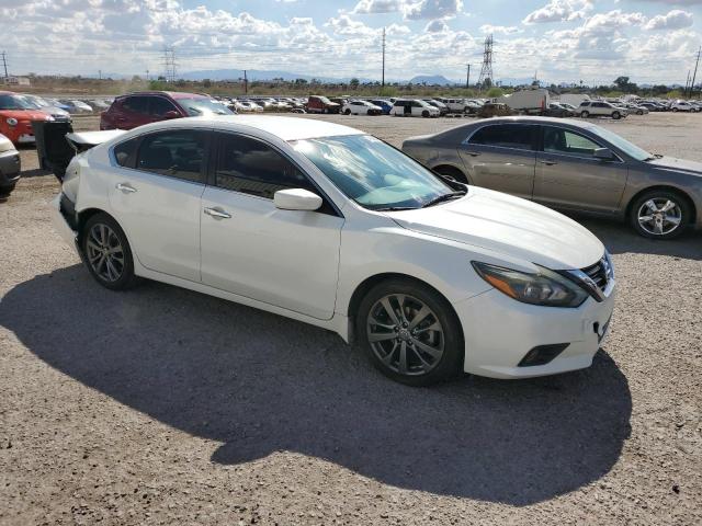 1N4AL3AP3JC159495 - 2018 NISSAN ALTIMA 2.5 თეთრი ფოტო 4