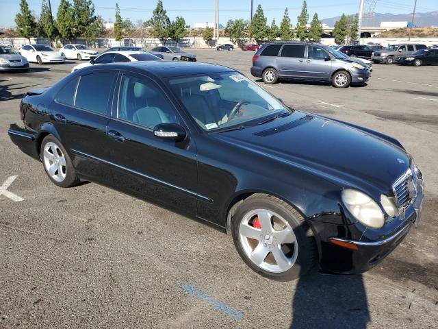 WDBUF70J36A821189 - 2006 MERCEDES-BENZ E 500 BLACK photo 4