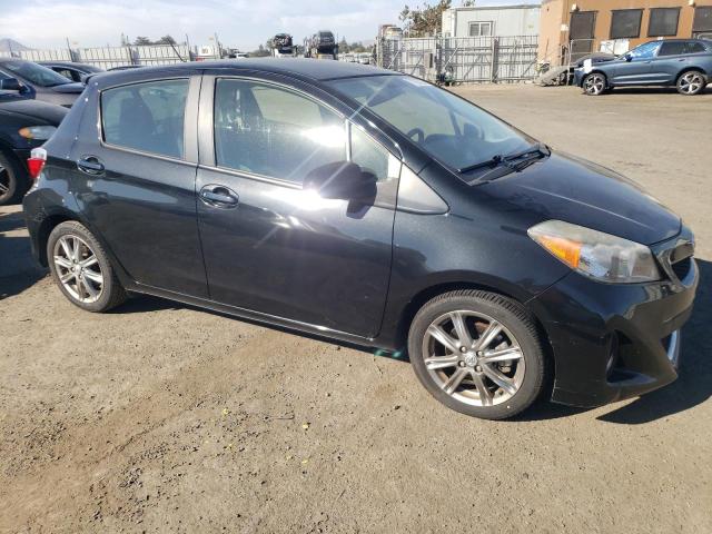 JTDKTUD33DD565322 - 2013 TOYOTA YARIS GRAY photo 4