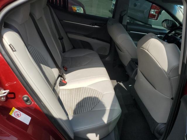 4T1B11HK2JU537105 - 2018 TOYOTA CAMRY L RED photo 10