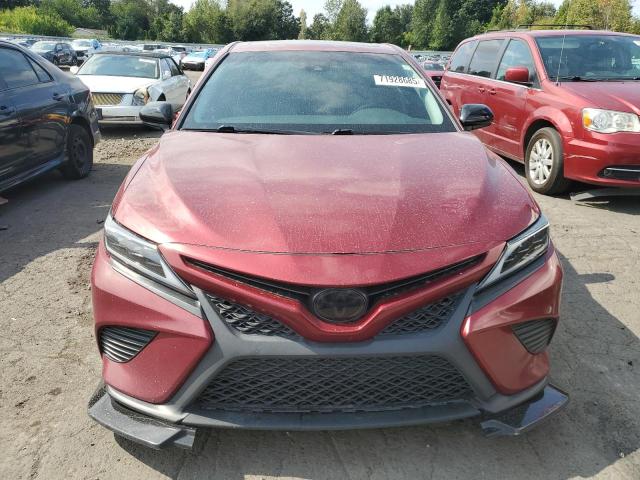 4T1B11HK2JU537105 - 2018 TOYOTA CAMRY L RED photo 5