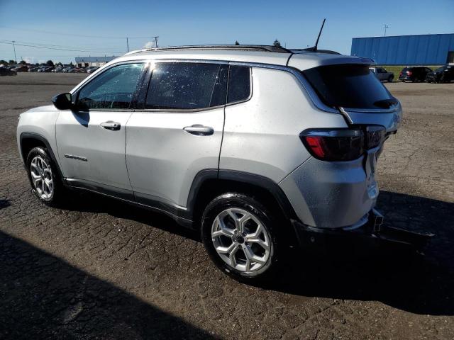 3C4NJDBN8ST574645 - 2025 JEEP COMPASS LATITUDE SILVER photo 2