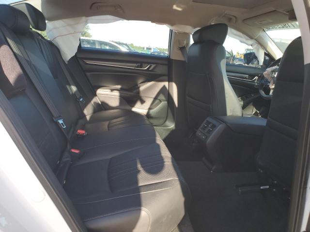 1HGCV2F96MA002448 - 2021 HONDA ACCORD TOURING WHITE photo 10