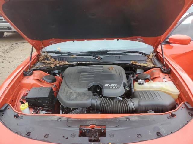 2C3CDXBG2KH695654 - 2019 DODGE CHARGER SXT ORANGE photo 11