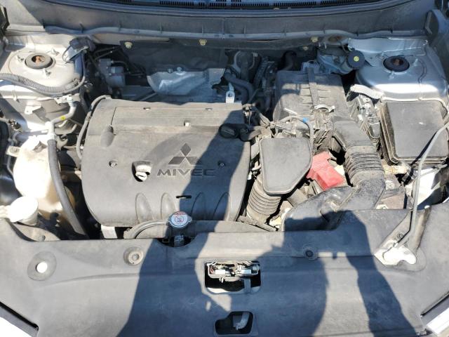 JA4AP3AW1JU014675 - 2018 MITSUBISHI OUTLANDER ES SILVER photo 12