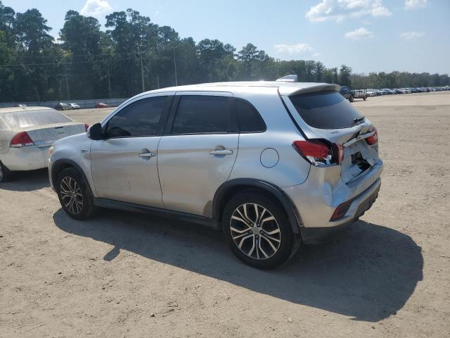 JA4AP3AW1JU014675 - 2018 MITSUBISHI OUTLANDER ES SILVER photo 2