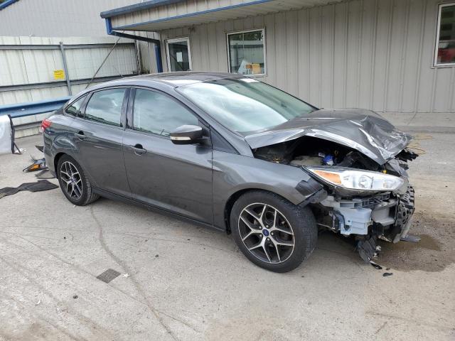 1FADP3H2XJL221552 - 2018 FORD FOCUS SEL SILVER photo 4