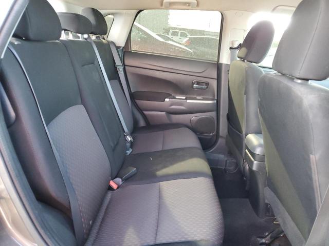 JA4AP3AU7KU027785 - 2019 MITSUBISHI OUTLANDER ES ყავისფერი ფოტო 10