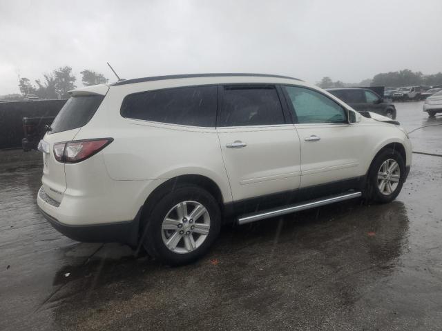 1GNKVJKD5DJ100151 - 2013 CHEVROLET TRAVERSE LT WHITE photo 3